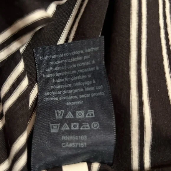 TOMMY HILFIGER Women’s short sleeve black and white striped Large Top - Picture 7 of 7